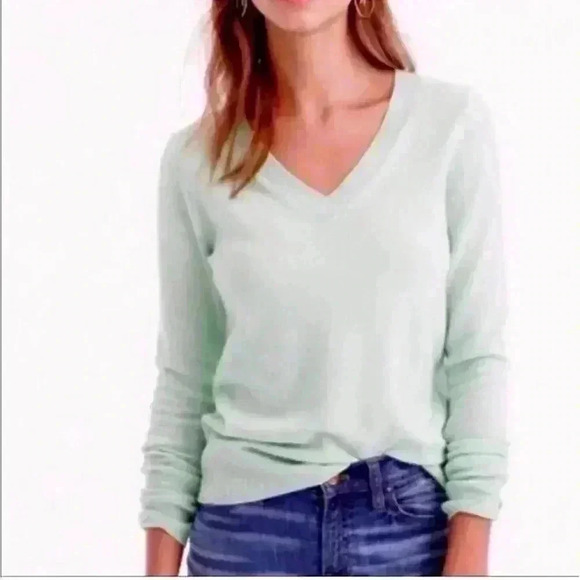 Halogen | Sea Foam Green Cashmere V-neck Sweater - Picture 1 of 5